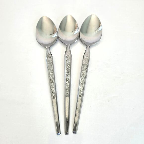 Stanley Roberts Winthrop Soup Spoons Set of 3 WM Dalton Japan Stainless Steel - Picture 1 of 10